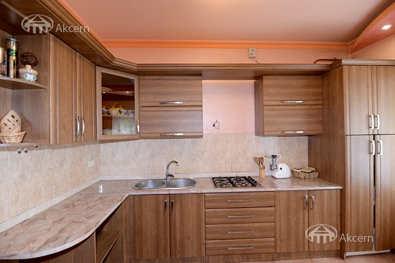 Дом · 8 комн. · 224 м² · Эребуни