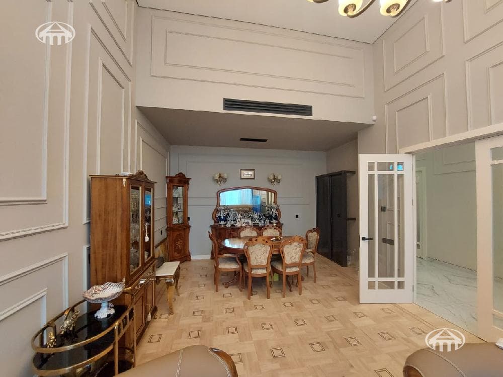 Особняк · 5 комн. · 370 м² · Аджапняк