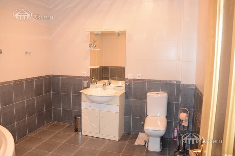 House · 6 rooms · 250 m² · Arabkir