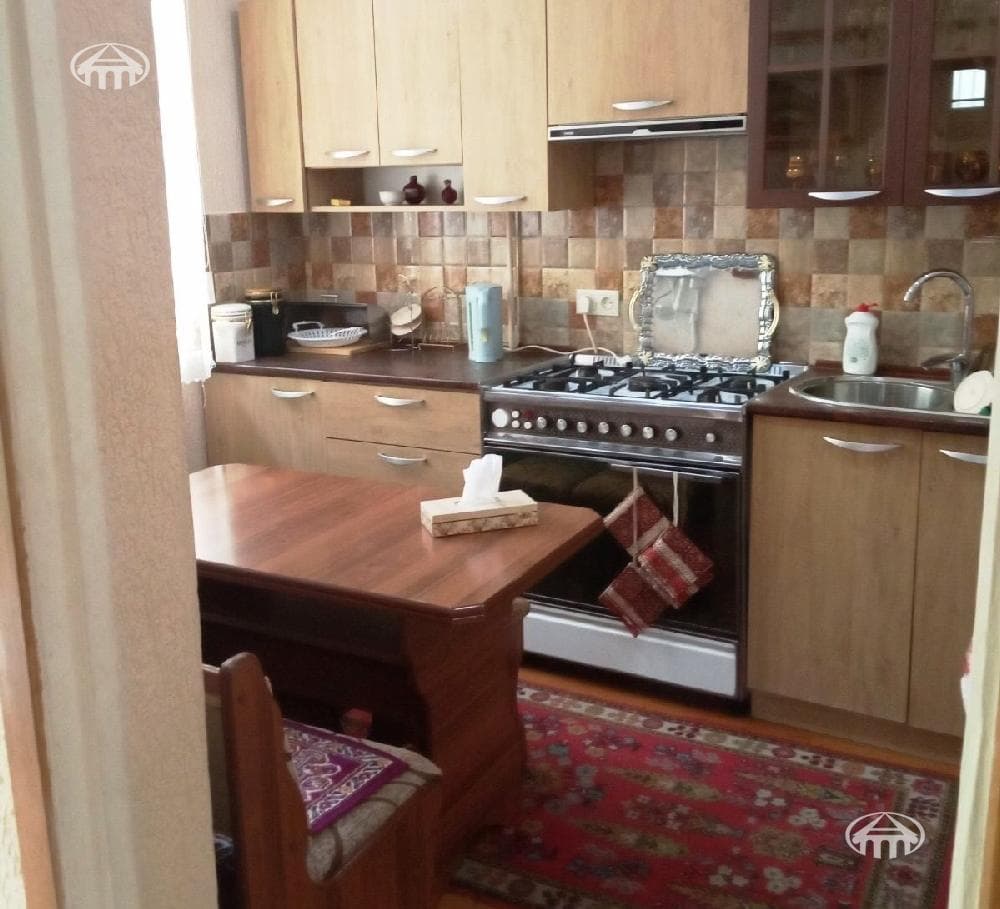 Apartment · 3 rooms · 130 m² · Kentron