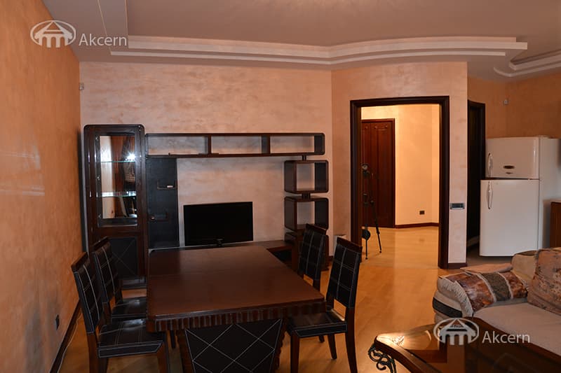 Apartment · 3 rooms · 140 m² · Kentron