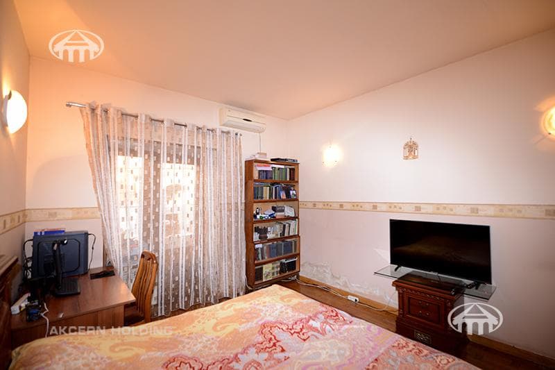 Квартира · 4 комн. · 177 м² · Кентрон