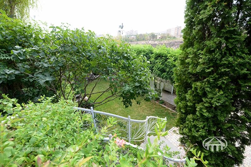 Mansion · 8 rooms · 390 m² · Arabkir