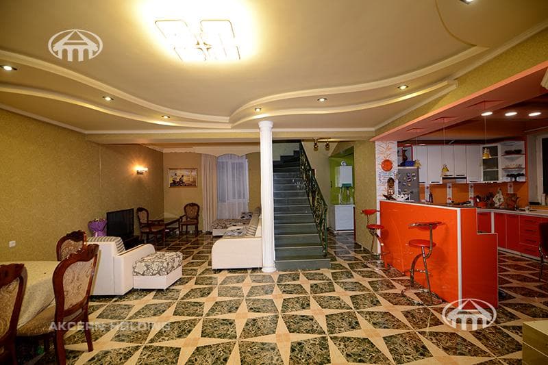 Mansion · 5 rooms · 230 m² · Ajapnyak