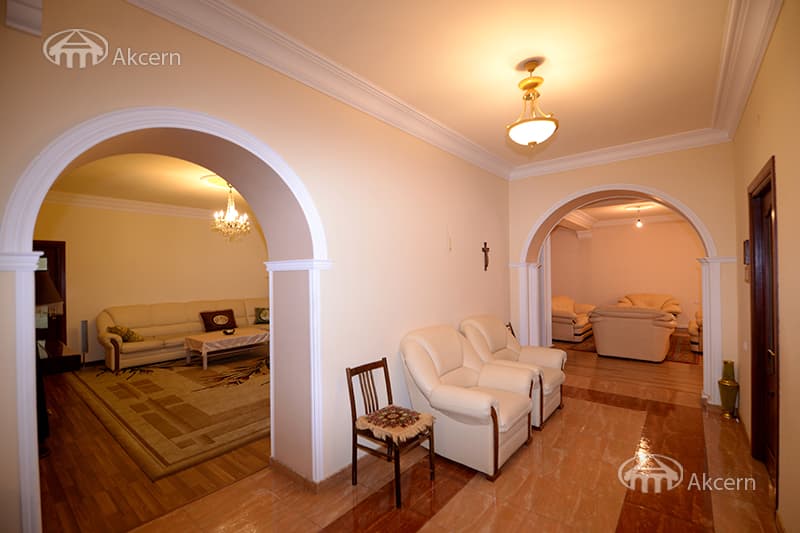Квартира · 5 комн. · 251 м² · Арабкир