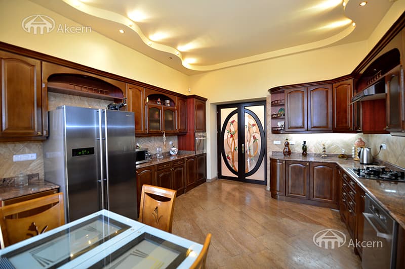 Mansion · 5 rooms · 320 m² · Nork-Marash