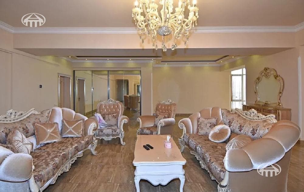 Բնակարան · 5 սեն. · 370 մ² · Կենտրոն — Լուսանկար 4 / 22