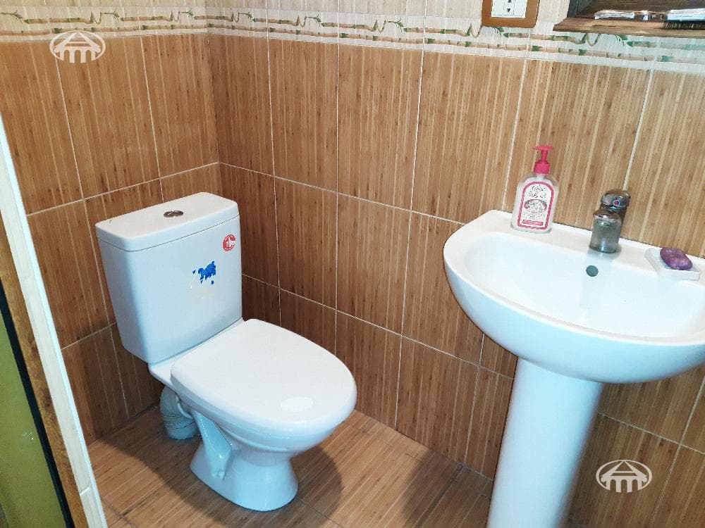 Дом · 5 комн. · 392 м² · Кентрон