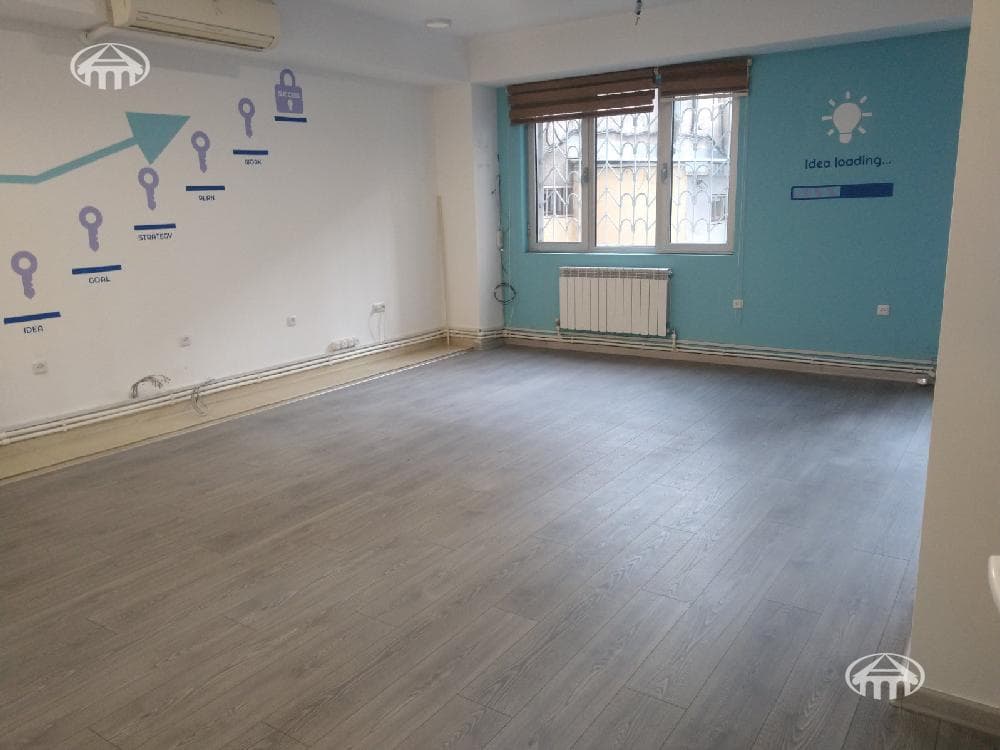 Office · 240 m² · Kentron