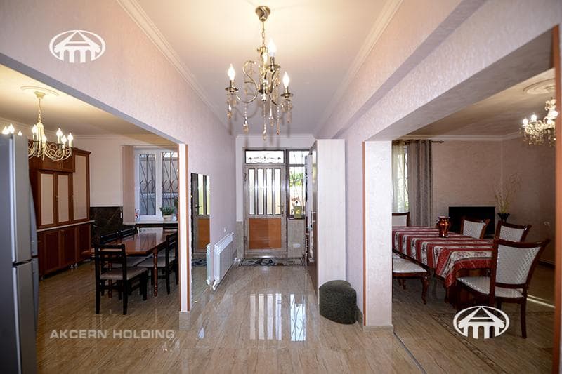 Особняк · 5 комн. · 240 м² · Давташен