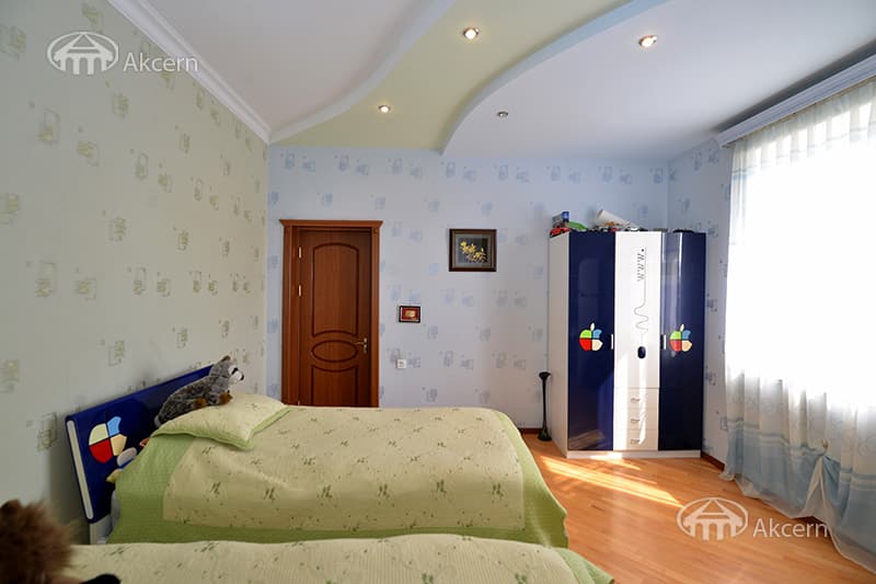 Особняк · 6 комн. · 349 м² · Аджапняк
