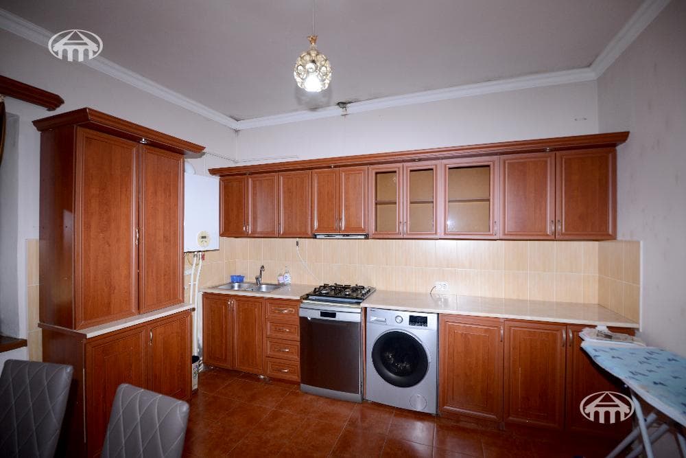 Особняк · 5 комн. · 242 м² · Давташен