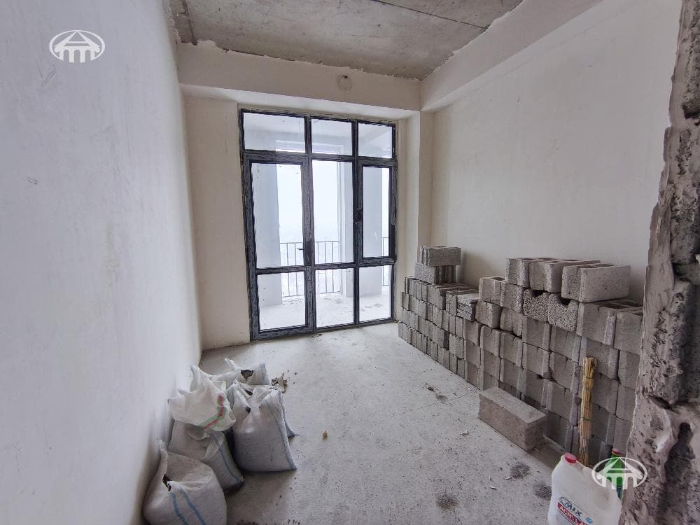 Квартира · 4 комн. · 117 м² · Аван