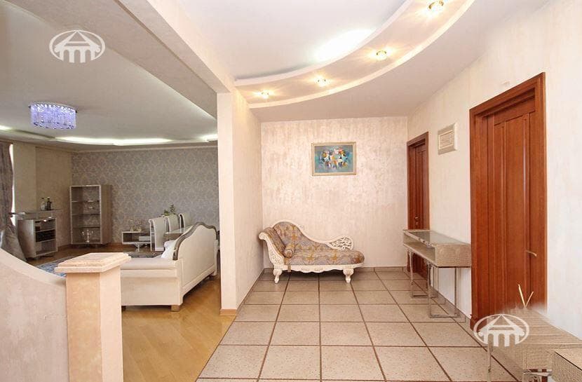 Apartment · 3 rooms · 137 m² · Kentron