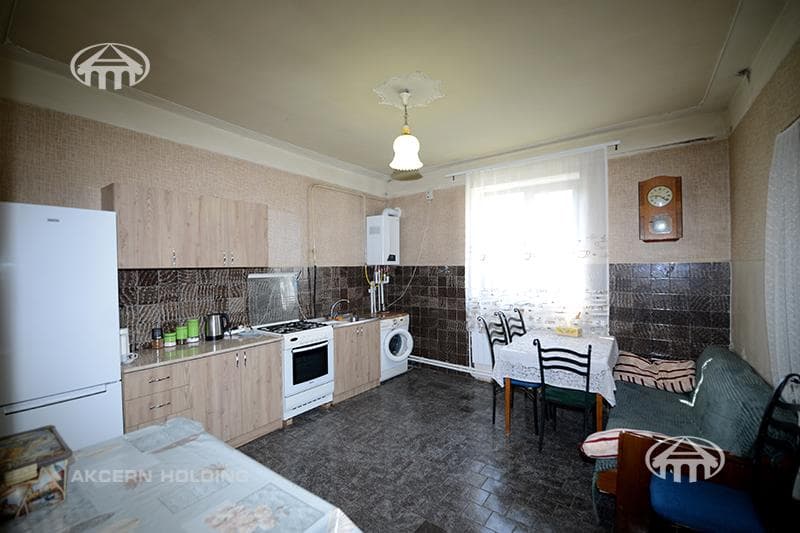 Mansion · 5 rooms · 350 m² · Garni
