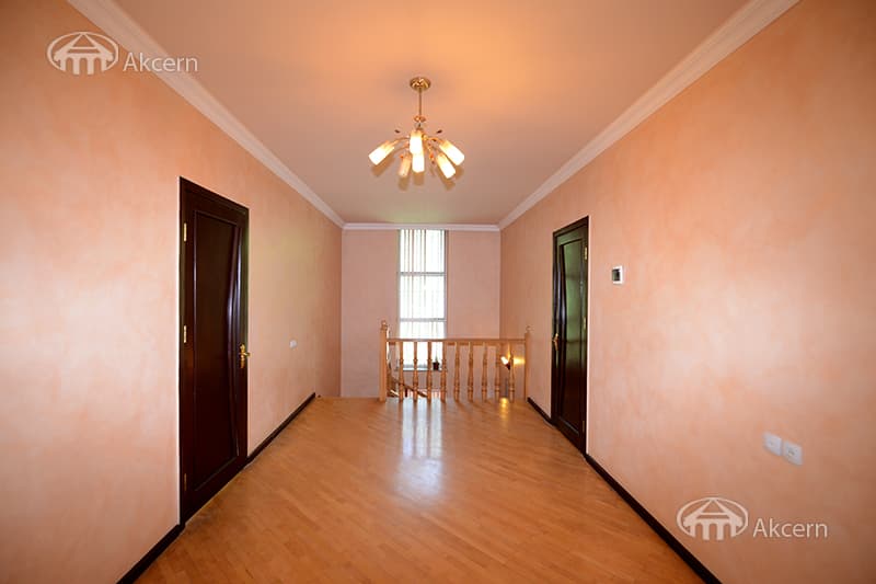 Дом · 5 комн. · 342 м² · Давташен