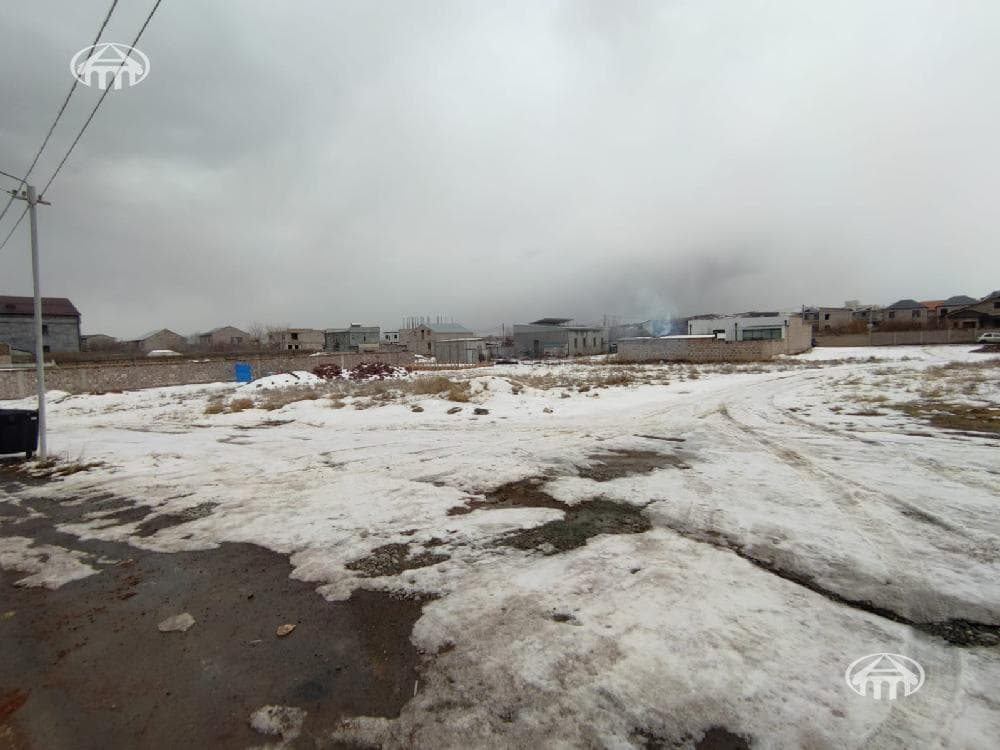 Land · 1,300 m² · Zovuni