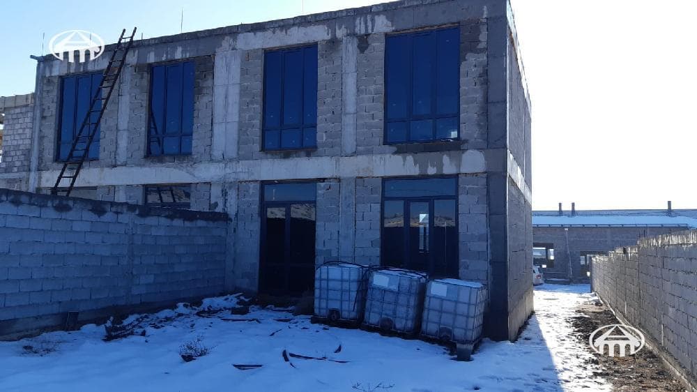 Թաունհաուս · 134 մ² · Ջրվեժ