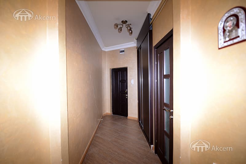 Квартира · 3 комн. · 179 м² · Арабкир