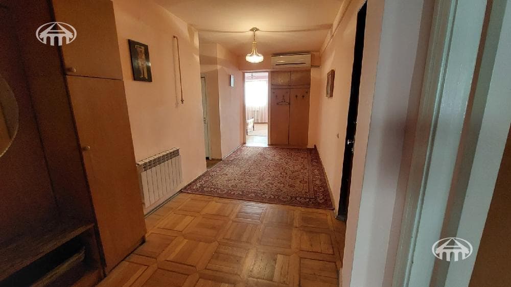 Apartment · 3 rooms · 151 m² · Kentron