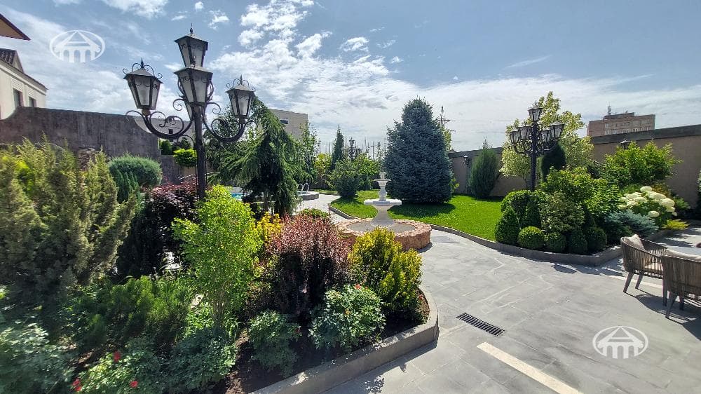 Mansion · 5 rooms · 600 m² · Davtashen
