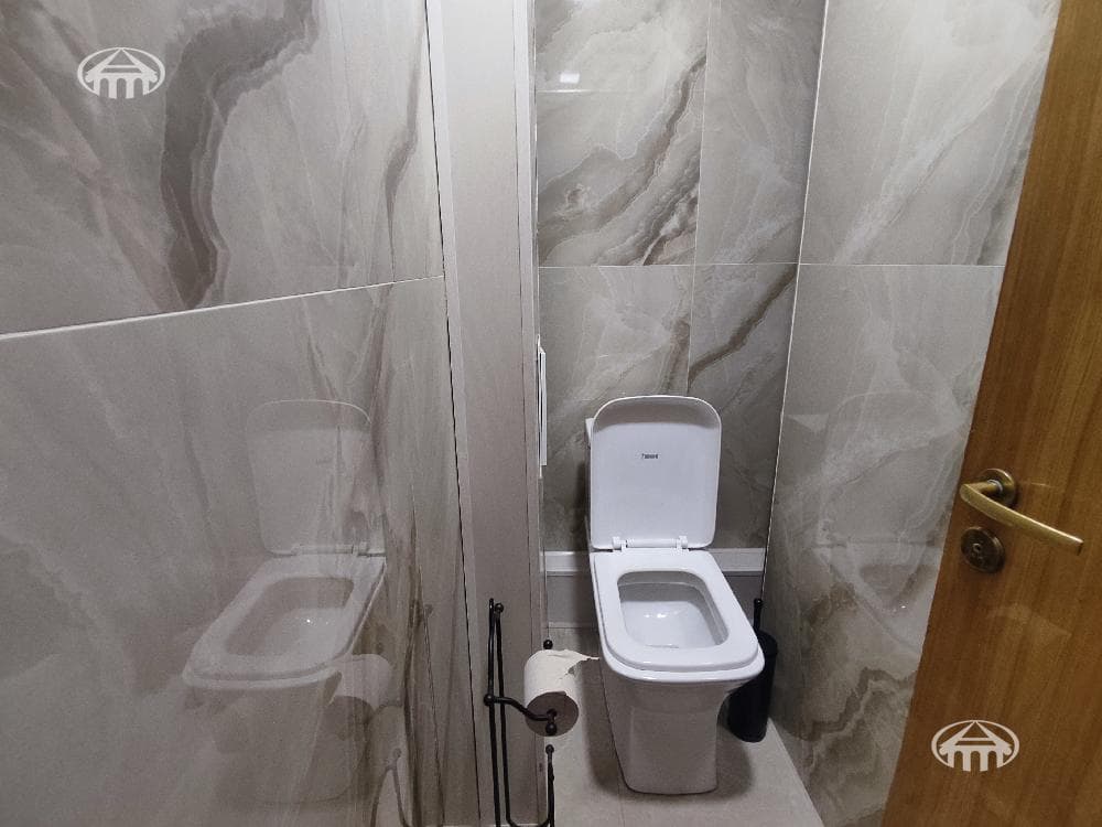 Apartment · 2 rooms · 65 m² · Kentron