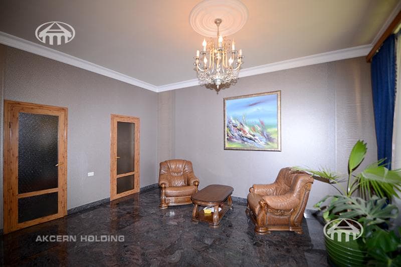 Mansion · 9 rooms · 671 m² · Arabkir