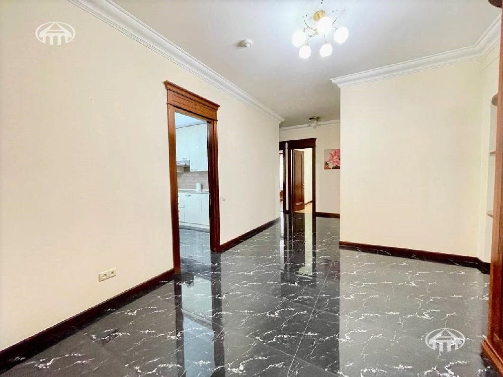 Բնակարան · 3 սեն. · 127 մ² · Կենտրոն