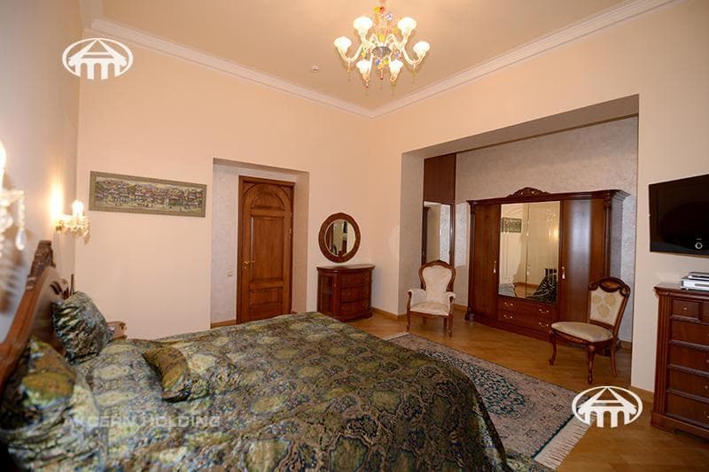 Apartment · 4 rooms · 288 m² · Kentron