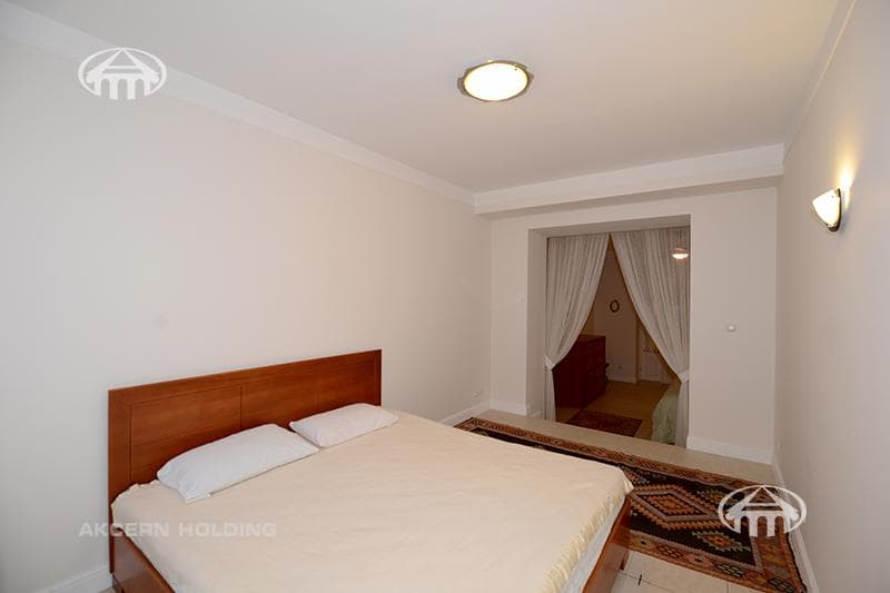 Apartment · 5 rooms · 270 m² · Kentron