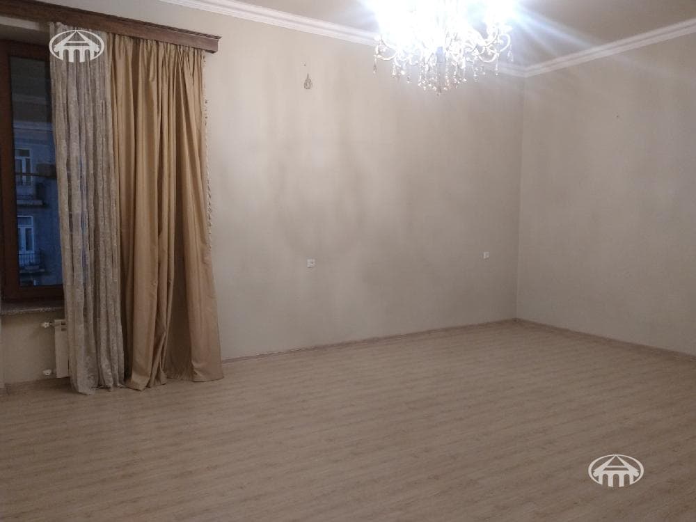 Apartment · 4 rooms · 184 m² · Kentron
