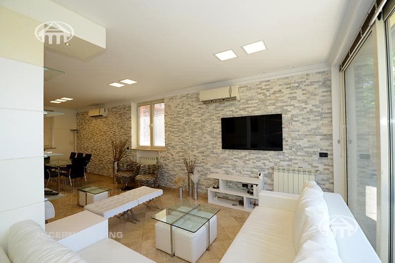 Apartment · 4 rooms · 254 m² · Kentron