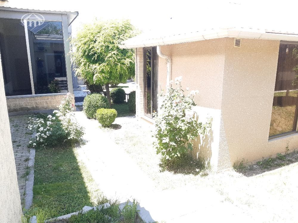 Ресторан · 590 м² · Джрвеж