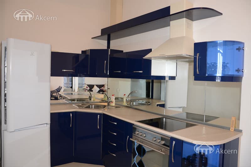 Apartment · 3 rooms · 93 m² · Kentron