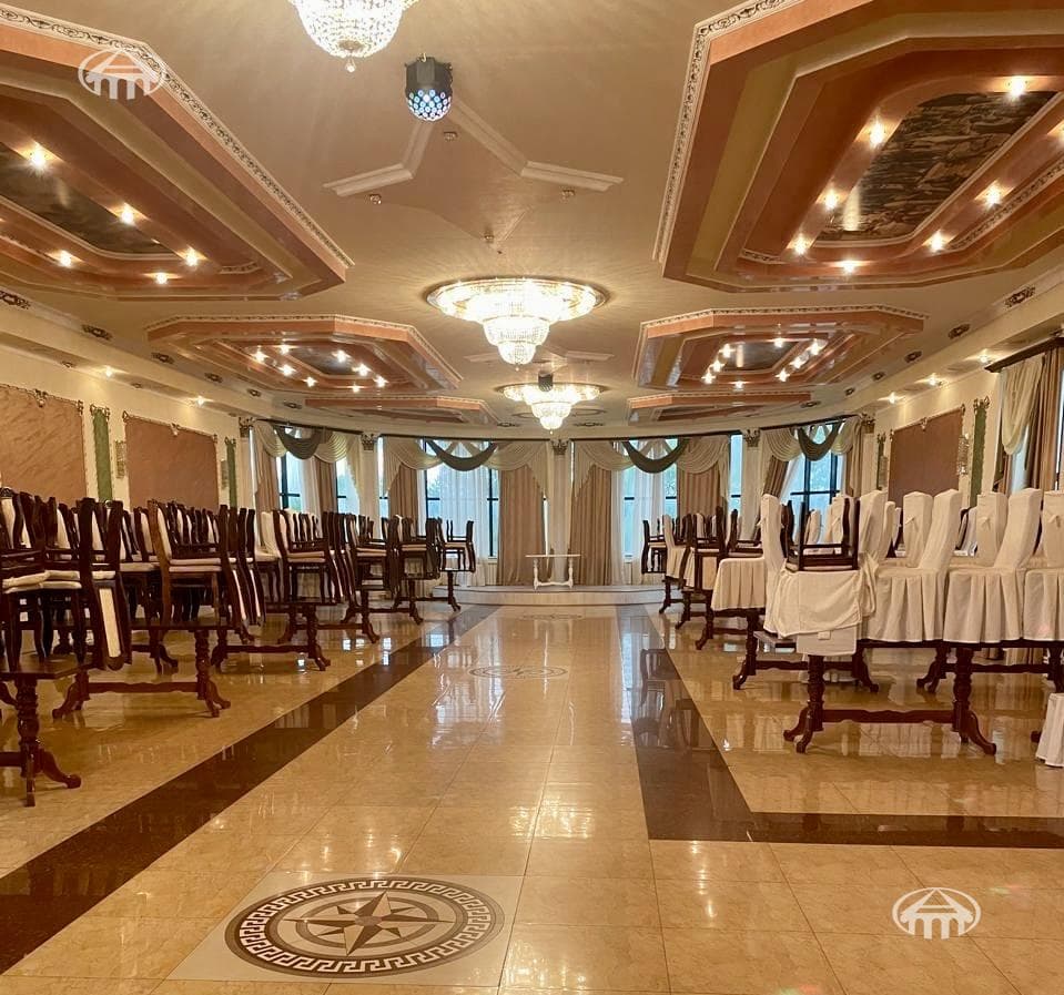 Ресторан · 725 м² · Еранос