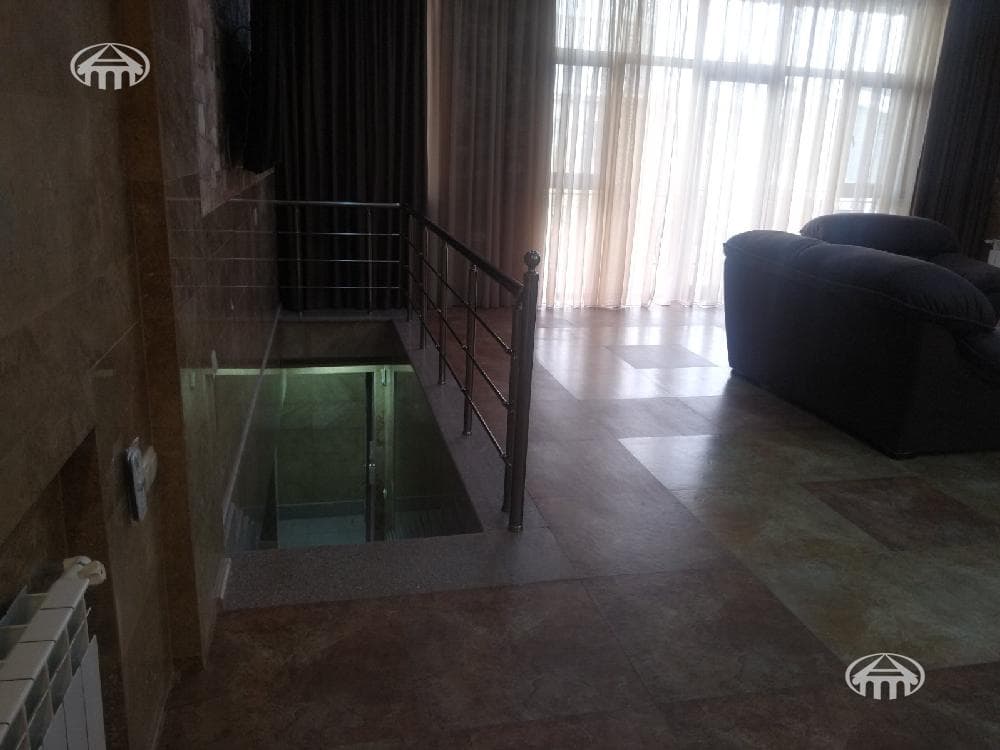 House · 3 rooms · 130 m² · Erebuni