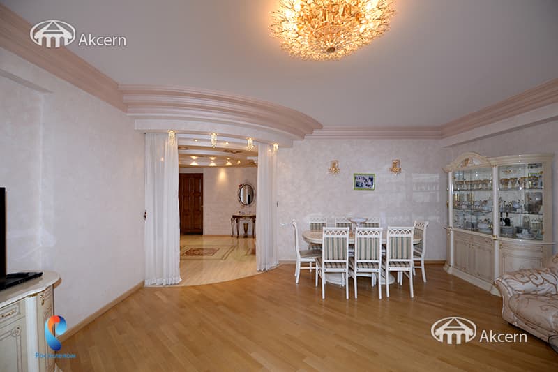 Apartment · 3 rooms · 150 m² · Kentron
