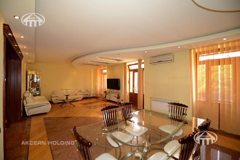 Квартира · 4 комн. · 165 м² · Кентрон