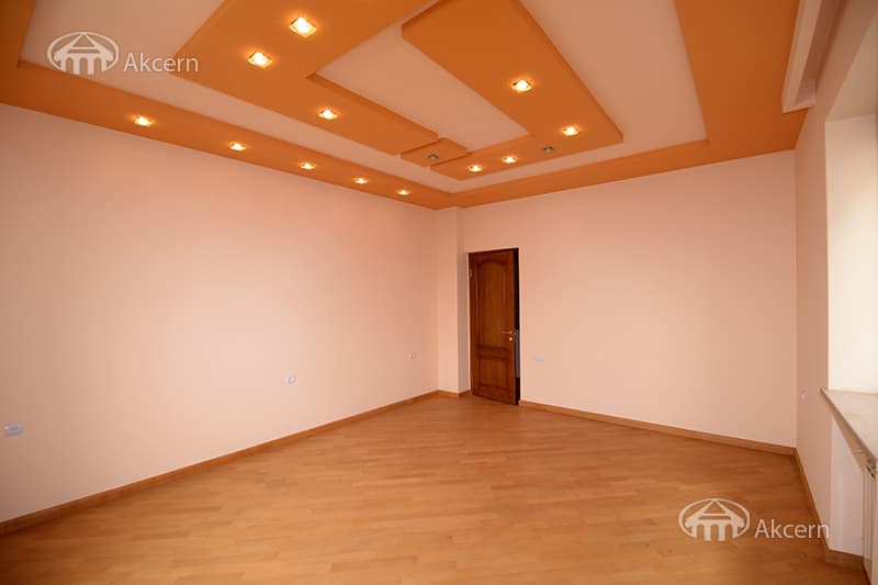 Офис · 347 м² · Кентрон