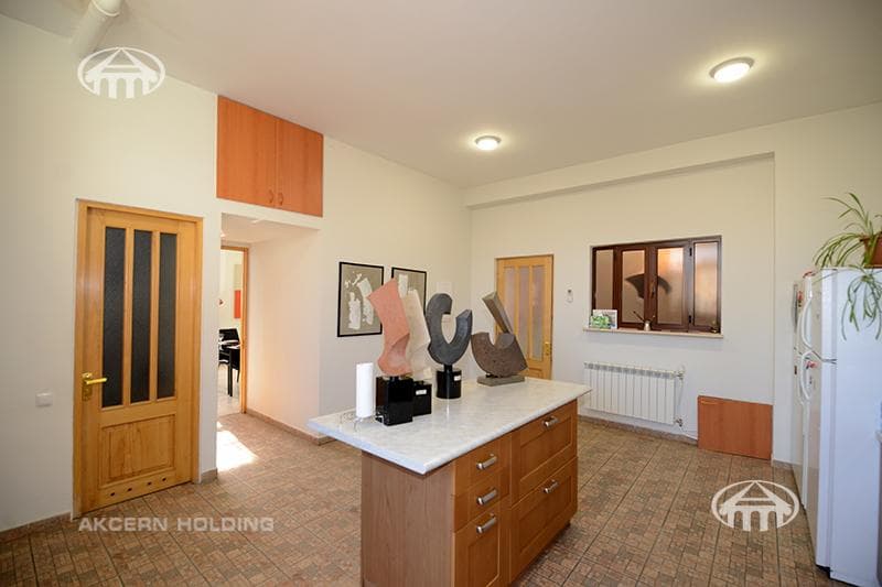 Особняк · 6 комн. · 480 м² · Аджапняк