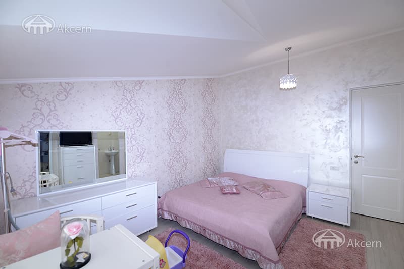 Квартира · 3 комн. · 111 м² · Кентрон