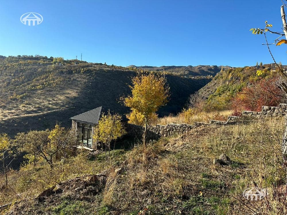 Hotel · 6 rooms · 192 m² · Byuraskan