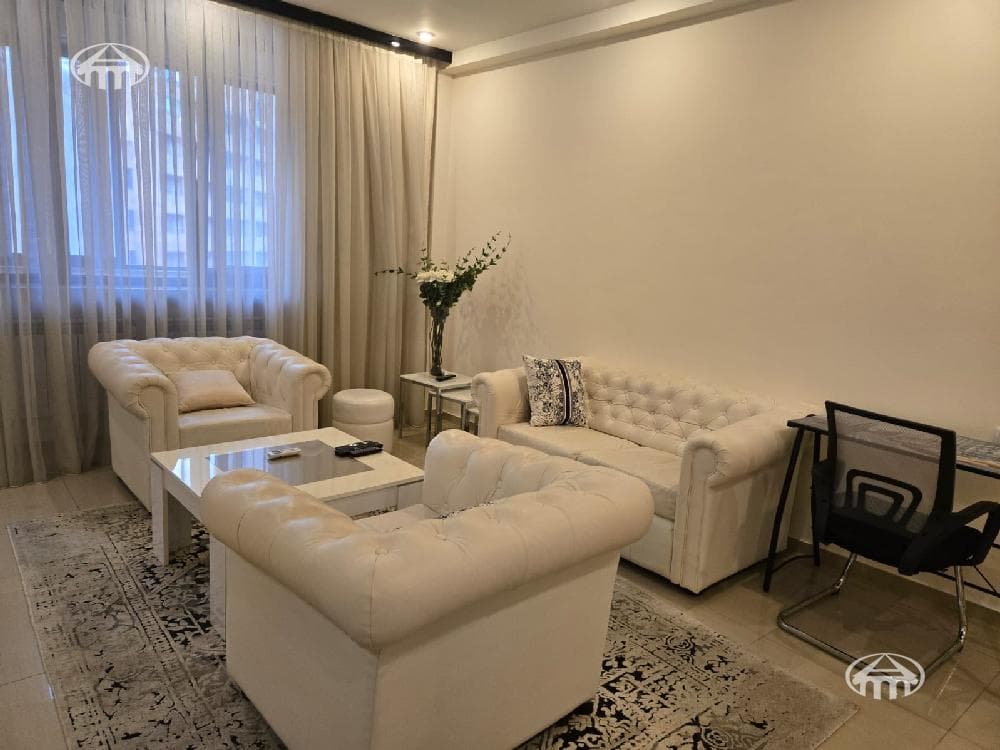 Квартира · 3 комн. · 136 м² · Кентрон