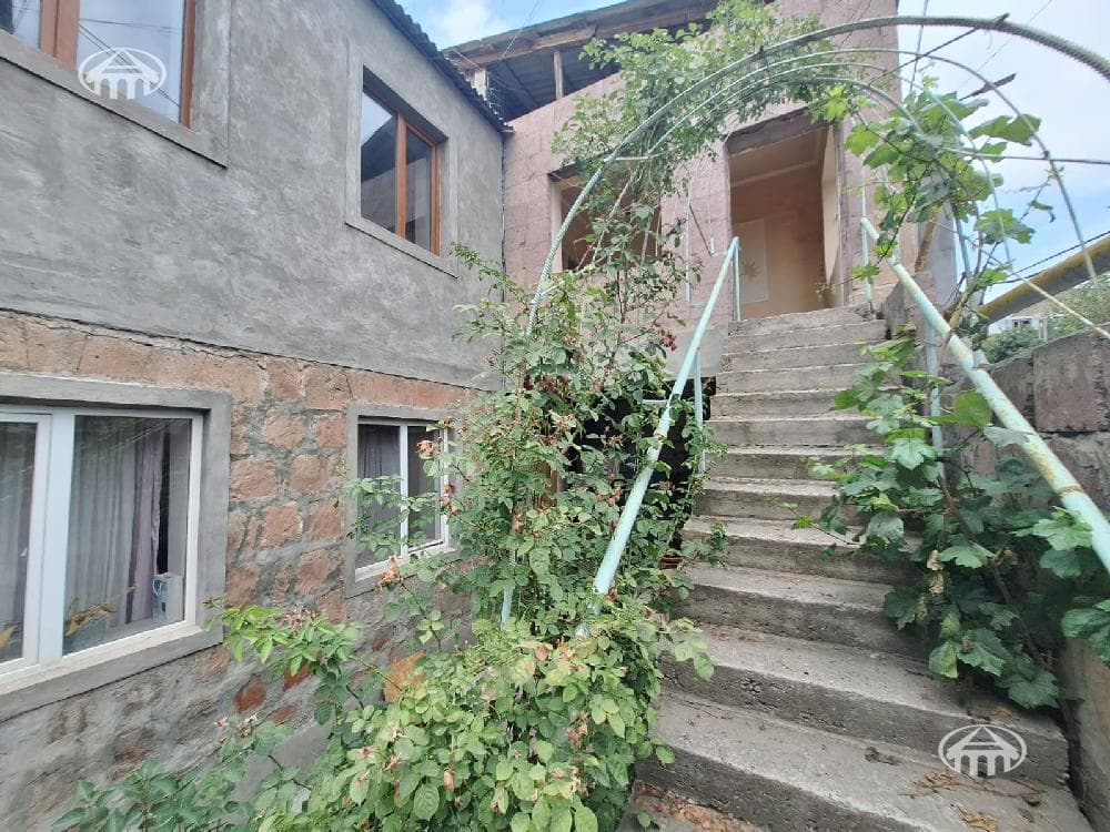 House · 3 rooms · 143 m² · Nork-Marash