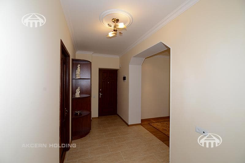 Apartment · 3 rooms · 100 m² · Kentron