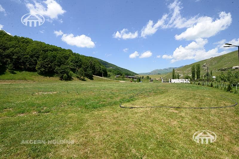 Land · 14,290 m² · v. Artavaz