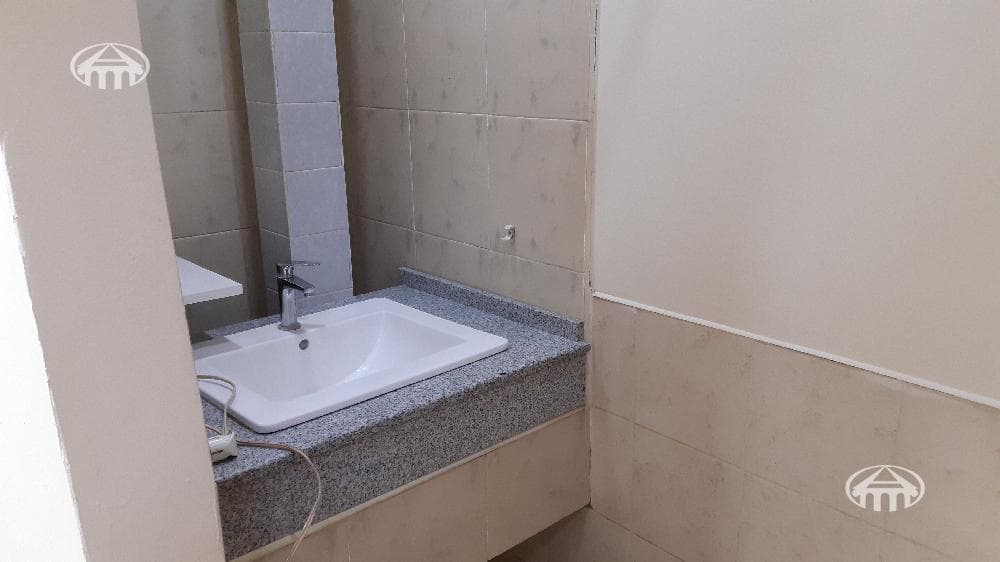 Office · 28 m² · Kentron