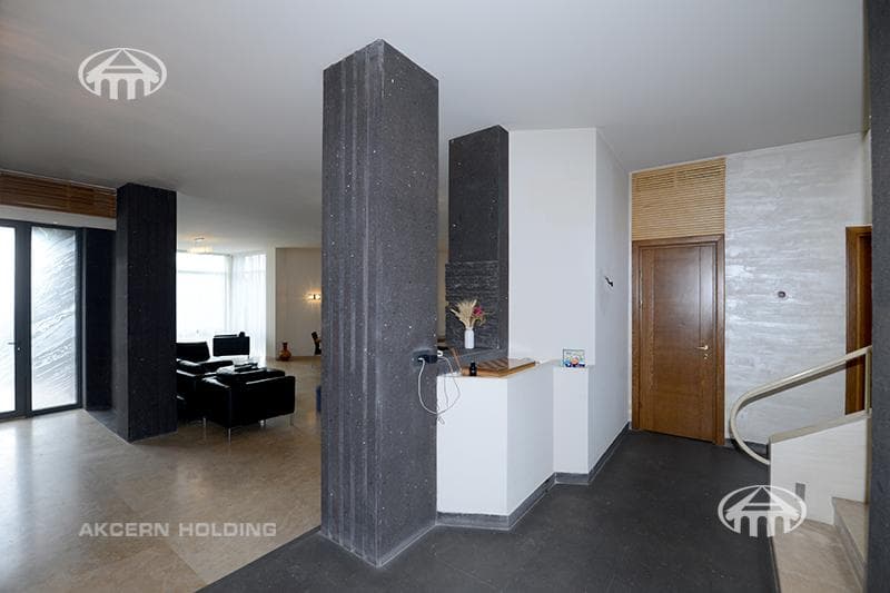 Mansion · 6 rooms · 689 m² · Vahagni