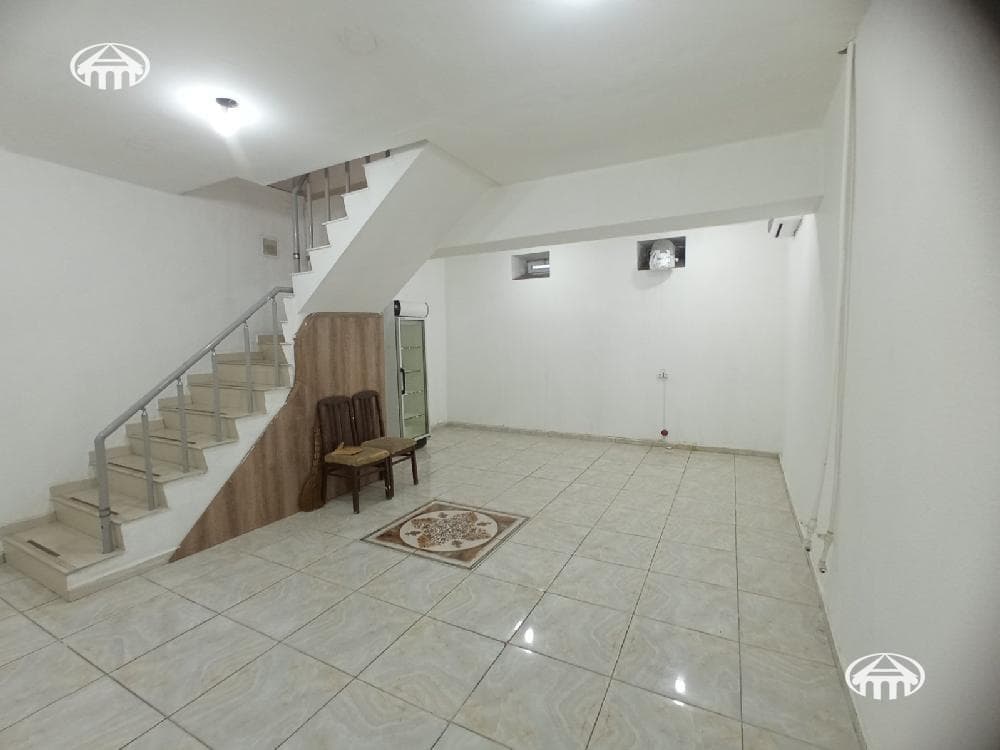 Ռեստորան · 71 մ² · Կենտրոն