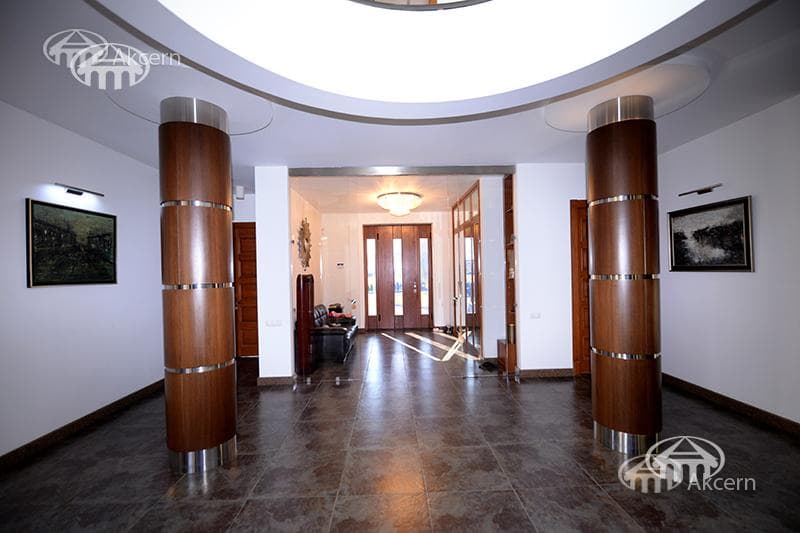 Mansion · 5 rooms · 1,014 m² · Vahagni